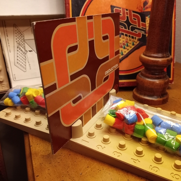 Vintage 1976 deduction game - Picture 3 of 9